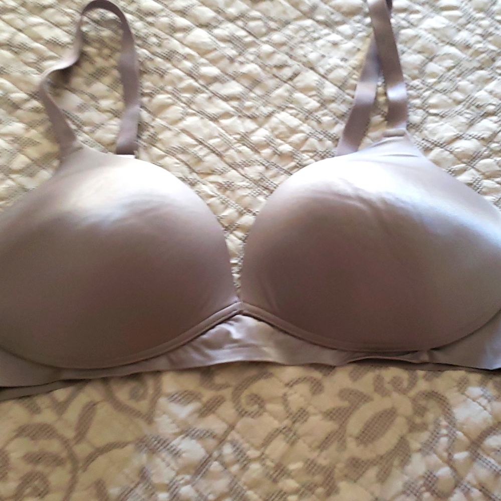 40c ambrielle gray wire free back smooth bra